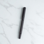 Roller metálico, tampa gravada e clipe estreito/elegante, tinta preta