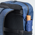 Mochila soft com detalhes refletores e manga para trolley 15,6”