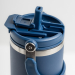 Copo térmico de aço inoxidável com tampa dupla e pega dobrável 900 ml