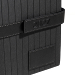 Agenda diária A5 com capa em pele sintética e fecho magnético cor preto