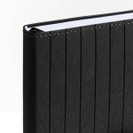 Agenda diária A5 com capa em pele sintética e fecho magnético cor preto