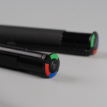 Caneta multifunções em alumínio reciclado mate com tinta de 4 cores