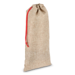 Saco de vinho com aspecto rústico de juta e cordão de fecho vermelho cor natural