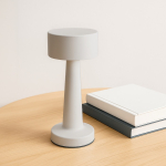 Candeeiro de mesa com 3 modos de luz e sensor tátil na parte superior cor bege quarta vista