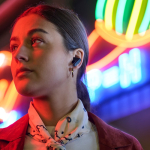 Auriculares sem fios de longa autonomia marca Philips cor preto sétima vista