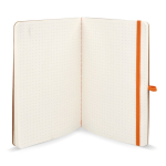 Caderno de capa mole de papel kraft FSC, folhas A5 quadriculadas cor cor-de-laranja quarta vista
