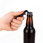 Porta-chaves abre-caricas multiusos 3 em 1 de alumínio colorido cor preto terceira vista