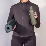 Garrafa térmica de aço reciclado com tampa a pressão 500 ml cor verde oliva quarta vista