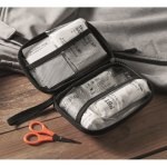 Kit de primeiros socorros em estojo duro de plástico cor vermelho segunda vista conjunto