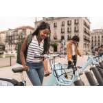 Mochila roll-top rPET para portátil com bolso lateral elástico 15'' cor verde militar segunda vista conjunto