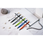 Esferográfica de alumínio reciclado com acabamento em borracha, tinta azul vista conjunto