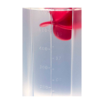 Garrafa em plástico PP com bola misturadora e marcações 700 ml cor vermelho vista detalhe 1