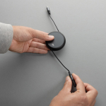 Cabo retráctil de alumínio reciclado 2 em 1 de carga e dados 240 W cor preto vista de ambiente 4