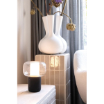 Candeeiro ecológico com colunas portáteis e BT 5.3 10 W 2000 mAh cor preto vista de ambiente