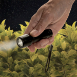 Lanterna recarregável ecológica compacta com corda 1 W 500 mAh cor preto vista de ambiente