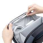 Estojo de viagem com abertura em concha e capacidade 2,5 L 8” cor azul-marinho vista décima oitava