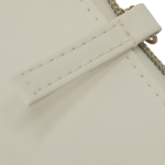 Nécessaire de pele sintética com compartimento com fecho de correr segunda vista