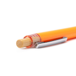 Esferográfica com clipe metálico e botão de bambu, tinta azul cor amarelo vista detalhe 2