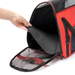 Mochila em RPET para animais com grelha e base reforçada cor vermelho vista detalhe 2