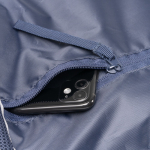 Mochila com cordões ajustáveis com bolso e faixa refletora cor azul real vista detalhe 1