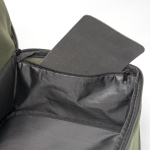 Mochila desportiva ecológica com compartimento para calçado e bolso frontal cor verde-escuro vista detalhe 3