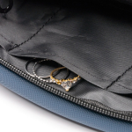 Necessaire em pele sintética com duplo compartimento e fecho de correr cor azul-marinho vista detalhe 2