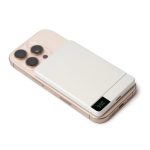 Powerbank magnético em alumínio reciclado com carregamento rápido 5.000 mAh cor vermelho vista detalhe 2