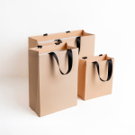 Saco papel premium com acabamento mate e asas de tecido resistente 7kg