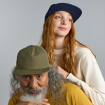 Boné de 5 painéis não estruturado com pala plana reciclada ReTraze®