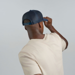 Boné trucker em poliéster reciclado com 5 painéis e rede traseira