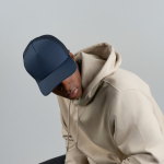 Boné trucker em poliéster reciclado com 5 painéis e rede traseira