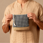 Necessaire em algodão reciclado e juta com design aos quadrados 220 g/m² cor preto quarta vista