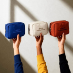 Necessaire em nylon e poliéster com fecho de correr a condizer cor bege quarta vista