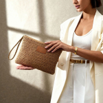 Bolsa necessaire em papel e poliéster com etiqueta para marcação cor castanho quinta vista