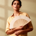 Leque de madeira e poliéster para eventos ao ar livre cor madeira clara quinta vista