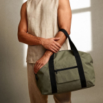 Saco de poliéster ideal para viagens ou desporto com fita para trolley cor verde vista detalhe 3