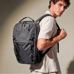 Mochila de poliéster com vários compartimentos e costas almofadadas cor preto quinta vista