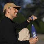 Garrafa térmica em aço inoxidável reciclado com toque suave 500 ml cor azul-escuro terceira vista