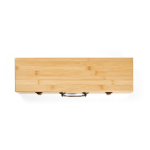Conjunto de churrasco em caixa de bambu com utensílios para grelhar cor natural vista frontal 