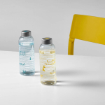 Garrafa de vidro fabricada na Europa com tampa anti-fugas 500 ml cor transparente vista de ambiente 