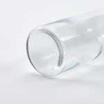 Garrafa de vidro fabricada na Europa com tampa anti-fugas 500 ml cor transparente vista de detalhe 