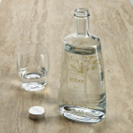 Garrafa de vidro fabricada na UE com tampa prateada anti-fugas 700 ml cor transparente segunda vista ambiente