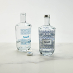 Garrafa de vidro fabricada na UE com fecho anti-gotas 790 ml cor transparente vista de ambiente 