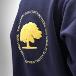 Sweatshirt unissexo em algodão orgânico com fecho 1/4 340g/m² Malibu cor azul-marinho vista de detalhe 
