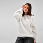 Sweatshirt unissexo em algodão orgânico com gola redonda 340 g/m² Nazaré cor branco vista de ambiente 
