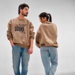 Sweatshirt unissexo oversize em algodão orgânico 340 g/m² Whitehaven cor castanho-claro terceira vista ambiente
