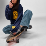 Sweatshirt capuz oversize 340 g/m² em algodão e poliéster reciclado Ericeira cor azul-marinho segunda vista ambiente
