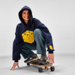 Sweatshirt capuz oversize 340 g/m² em algodão e poliéster reciclado Ericeira cor azul-marinho terceira vista ambiente
