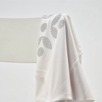 T-shirt de senhora em algodão orgânico ring-spun 165 g/m² Copacabana cor branco vista de ambiente 
