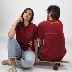 T-shirt unissexo de algodão orgânico em malha canelada 180 g/m² Maya cor bordeaux vista de ambiente 